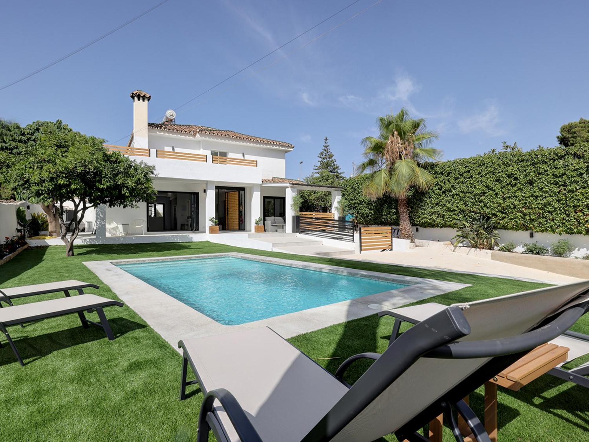 Luxury With Private Pool And Unique Views Pass The Keys Marbella